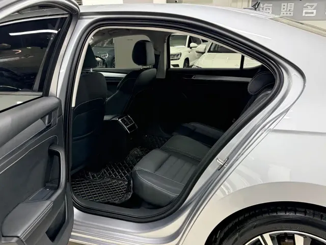 Skoda Superb — Фото автомобиля 11