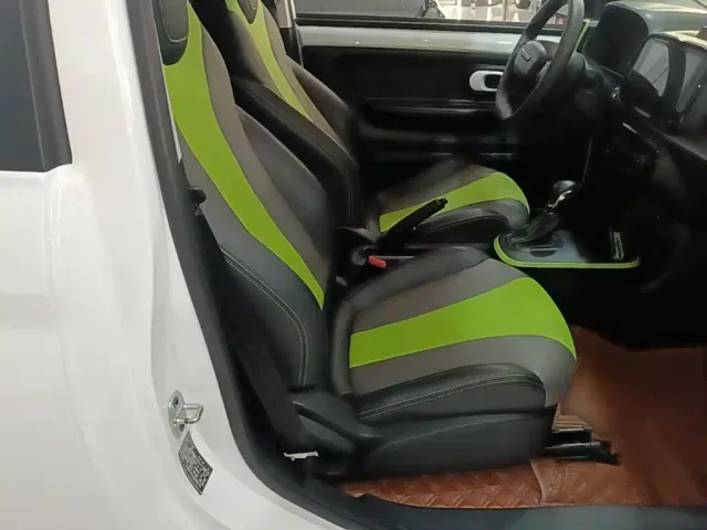 Roewe Clever — Фото автомобиля 24