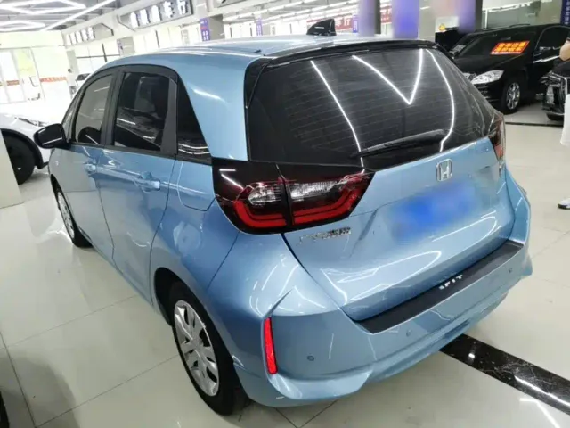 Honda Fit — Фото автомобиля 4