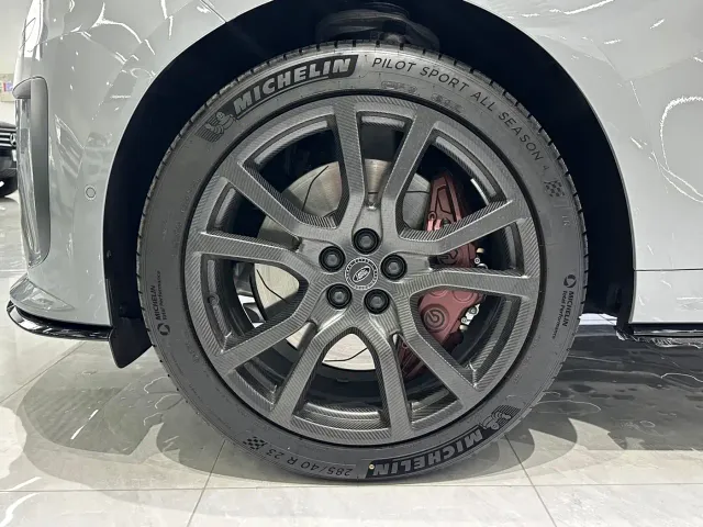 Land Rover Range Rover Sport — Фото автомобиля 5