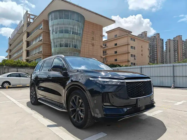 Li Auto ONE — Фото автомобиля 3
