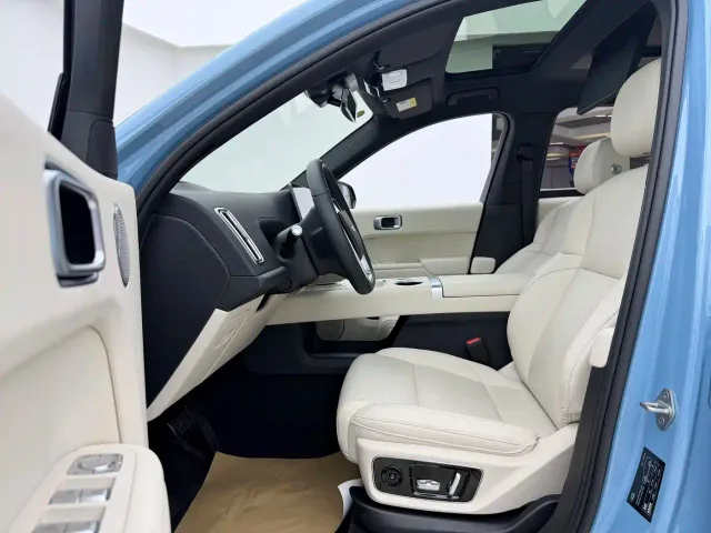 Li Auto L7 — Фото автомобиля 4