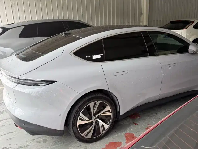 Nio ET5 — Фото автомобиля 8