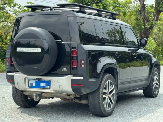 Land Rover Defender — Фото автомобиля 4