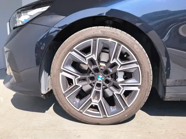 BMW 5 Series — Фото автомобиля 6