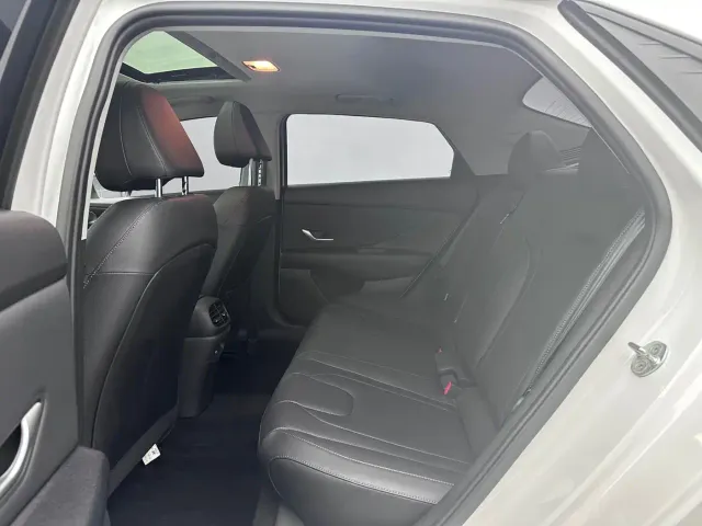 Hyundai Elantra — Фото автомобиля 15