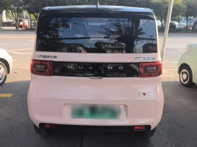 Wuling Hongguang Mini EV — Фото автомобиля 5