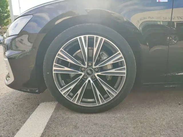 Audi A6L — Фото автомобиля 22