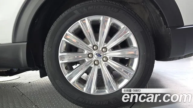 Ford Explorer — Фото автомобиля 19