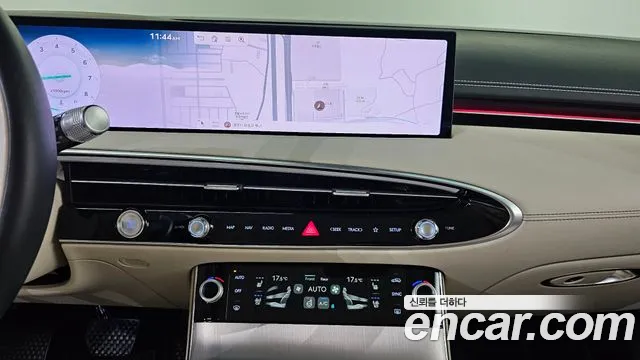 Genesis GV70 — Фото автомобиля 16