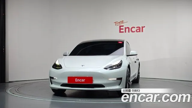 Tesla Model 3 — Фото автомобиля 3