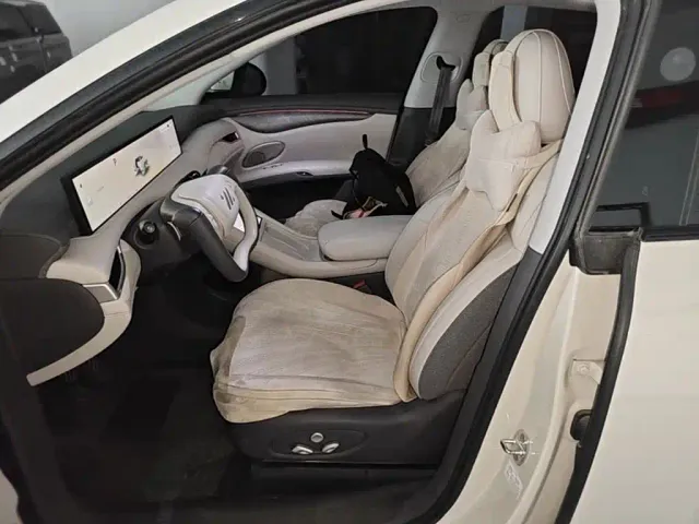 IM Motors LS6 — Фото автомобиля 14