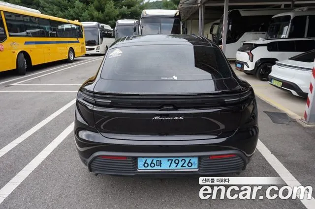 Porsche Macan — Фото автомобиля 4
