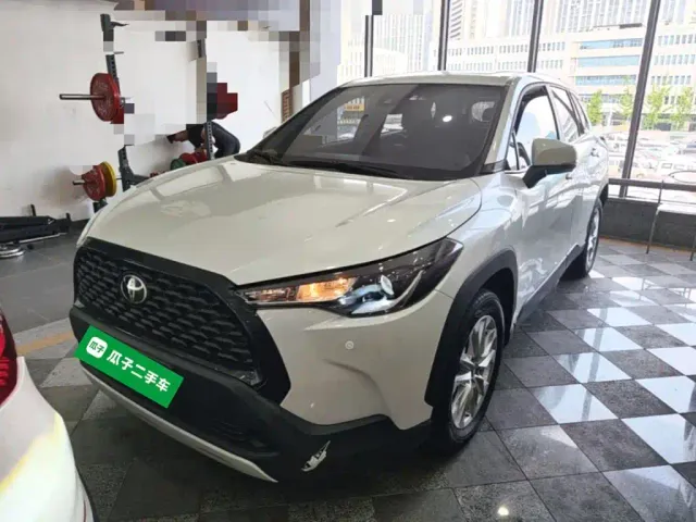 Toyota Corolla Cross — Фото автомобиля 2