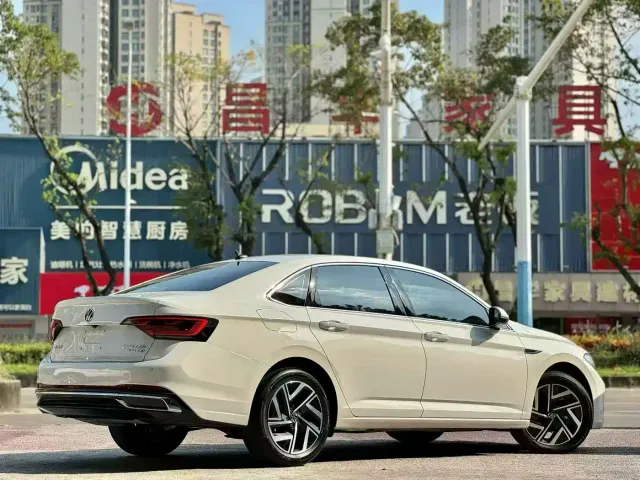 Volkswagen Sagitar — Фото автомобиля 9