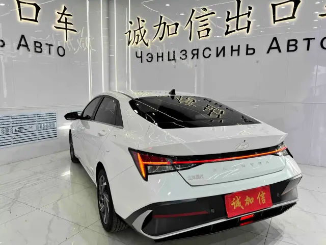 Hyundai Elantra — Фото автомобиля 6