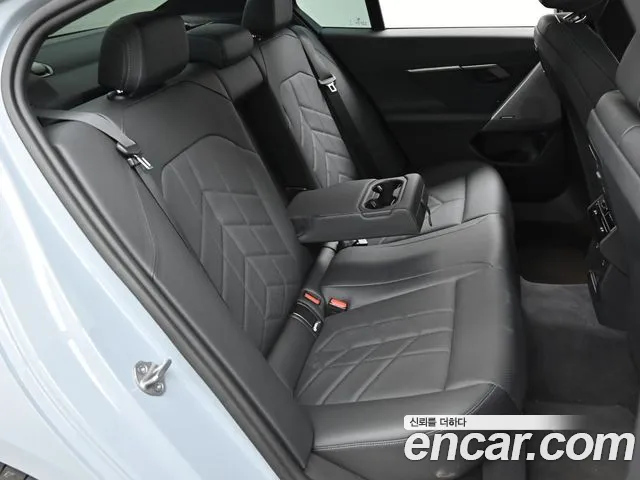 BMW 5-Series — Фото автомобиля 12