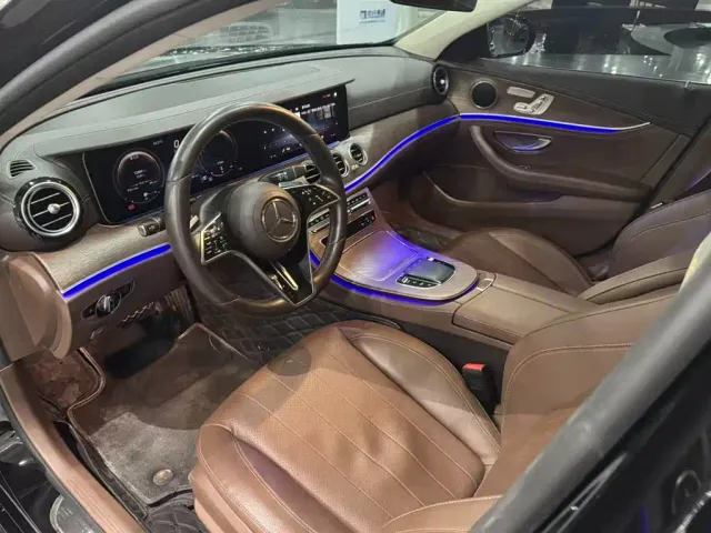 Mercedes-Benz E-Class — Фото автомобиля 9