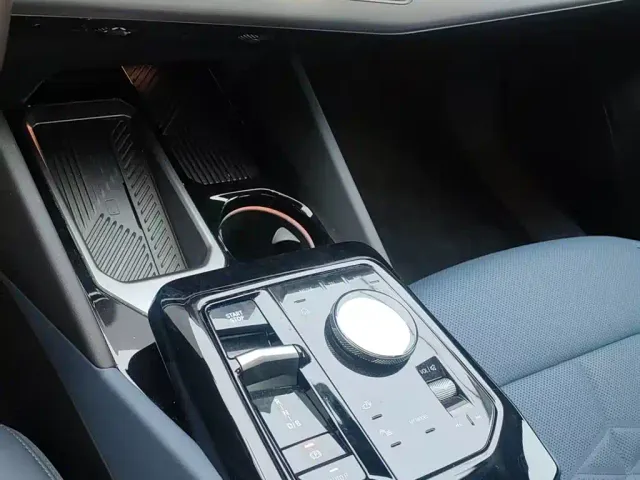 BMW i5 — Фото автомобиля 11