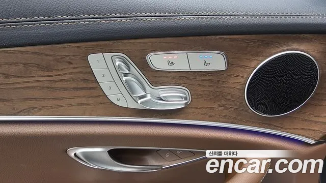 Mercedes-Benz E-Class — Фото автомобиля 25