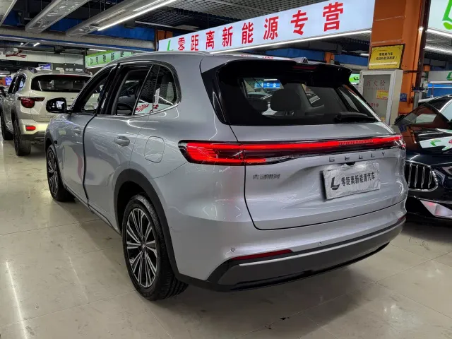 Geely Galaxy Starship 7 EM-i — Фото автомобиля 4