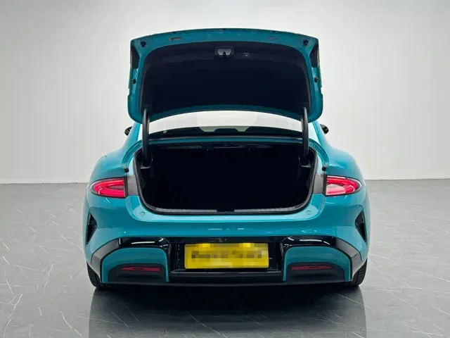 Xiaomi SU7 — Фото автомобиля 11