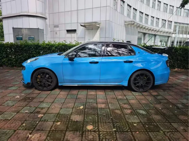 Lynk & Co 03 — Фото автомобиля 9