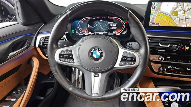 BMW 5 Series G30 — Фото автомобиля 12