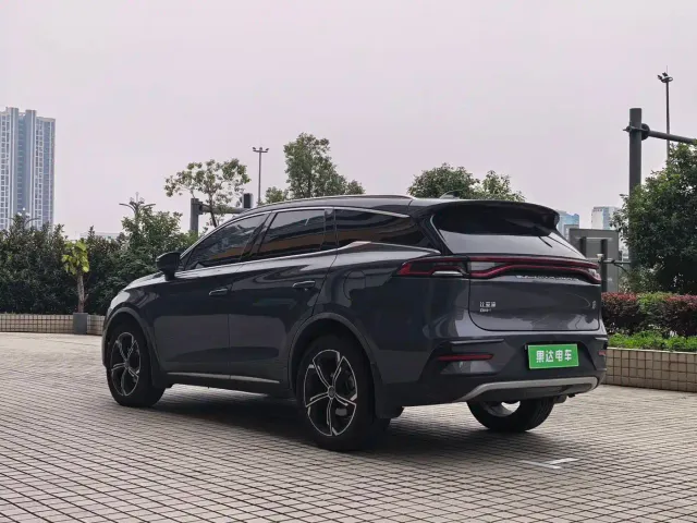 BYD Tang — Фото автомобиля 5