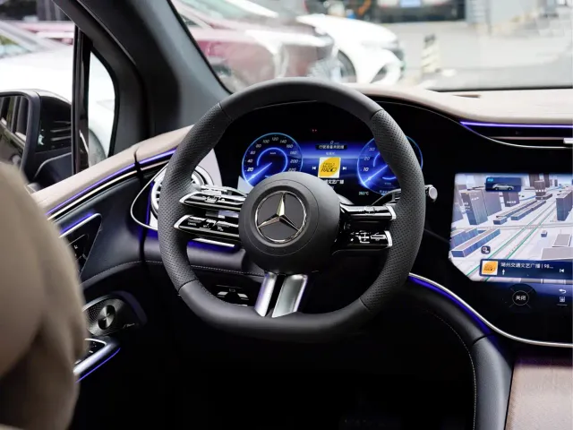 Mercedes-Benz EQE SUV — Фото автомобиля 17