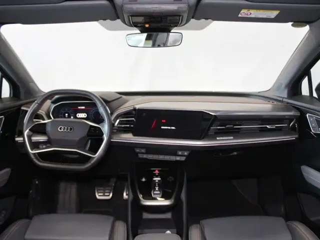 Audi Q4 e-tron — Фото автомобиля 9