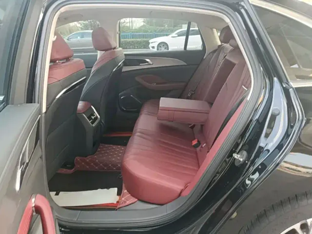 Hongqi H5 — Фото автомобиля 16