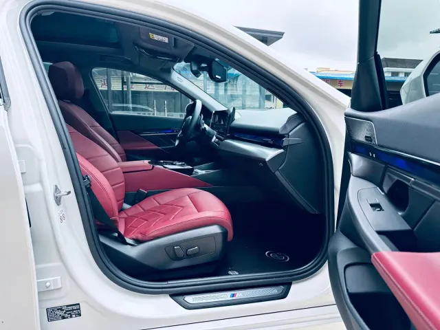 BMW 5 Series — Фото автомобиля 6