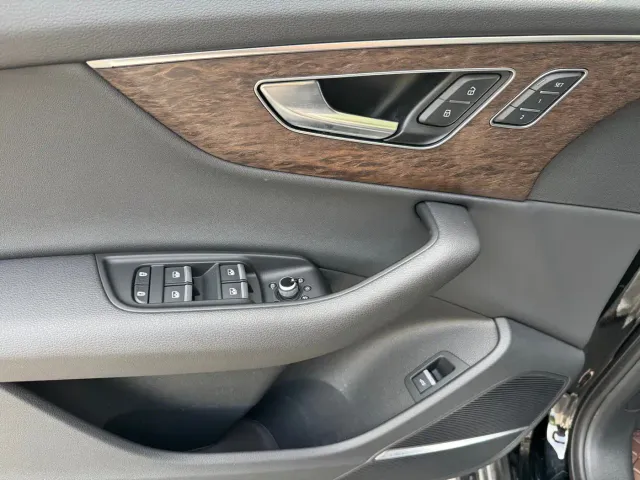 Audi Q7 — Фото автомобиля 8