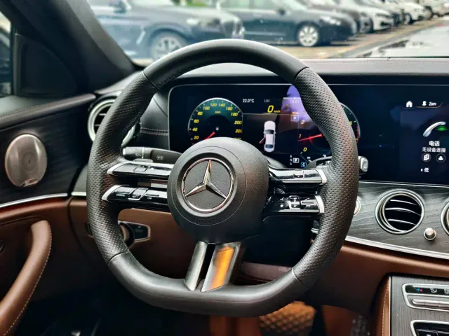 Mercedes-Benz E-Class — Фото автомобиля 15