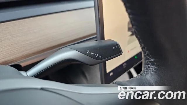 Tesla Model Y — Фото автомобиля 12