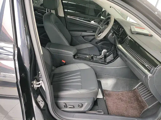 Volkswagen Passat — Фото автомобиля 24
