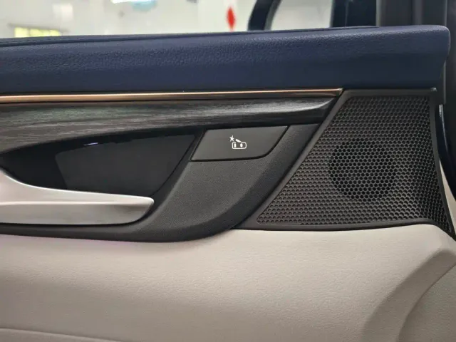 Buick Buick GL8 2022 Facelift Avenir Avia Four-Seater Prestige Edition — Фото автомобиля 12