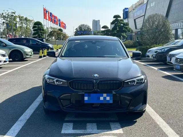 BMW 3 Series — Фото автомобиля 2