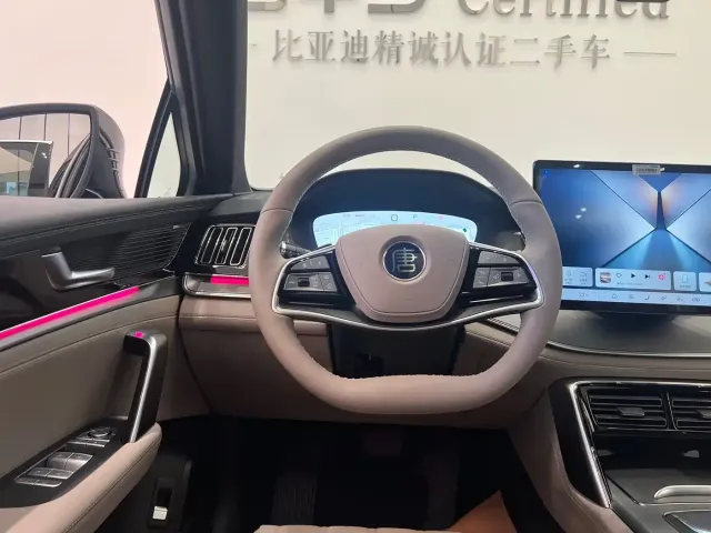 BYD Tang — Фото автомобиля 13