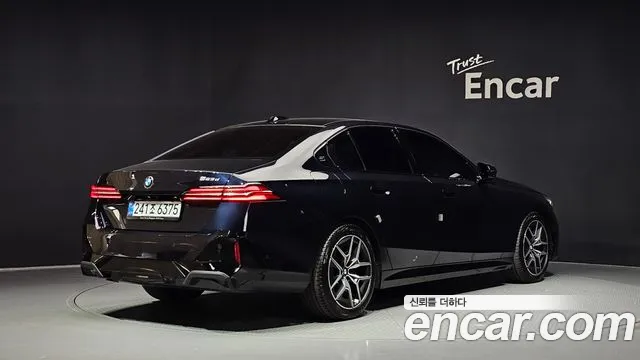 BMW 5 Series G60 — Фото автомобиля 2