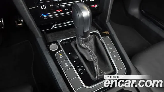 Volkswagen Arteon Arteon 2.0 TDI R-LINE 4Motion — Фото автомобиля 8