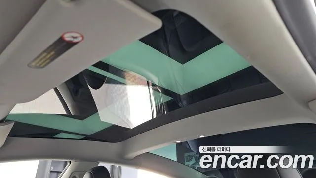 Tesla Model 3 — Фото автомобиля 24