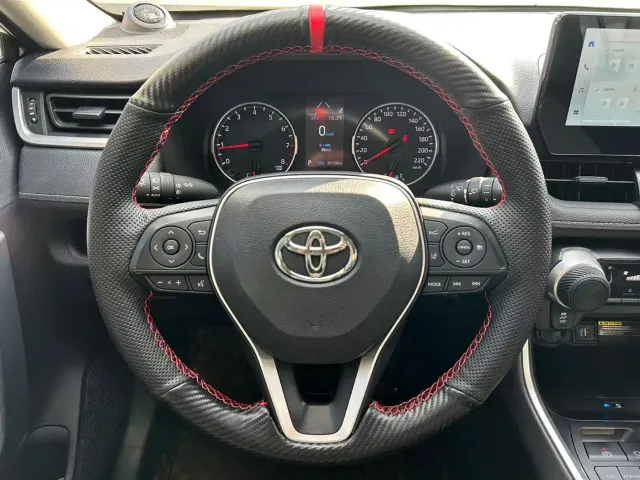 Toyota RAV4 — Фото автомобиля 9