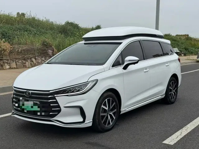 Фотография автомобиля — BYD Song MAX