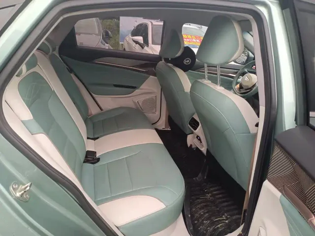 Geely Geometry G6 — Фото автомобиля 12
