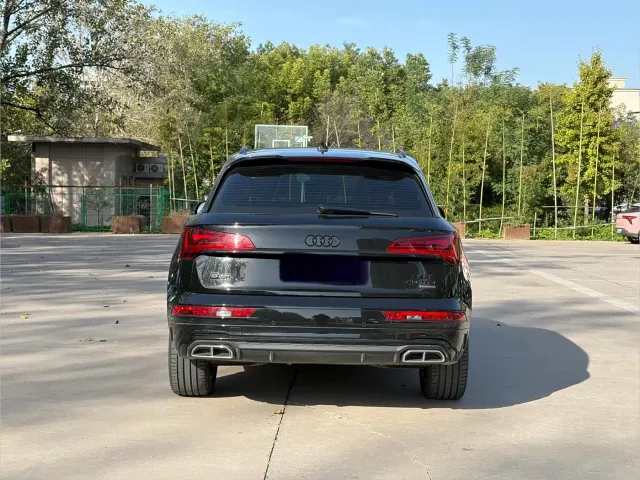 Audi Q5L — Фото автомобиля 11