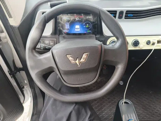 Wuling Hongguang Mini EV — Фото автомобиля 11