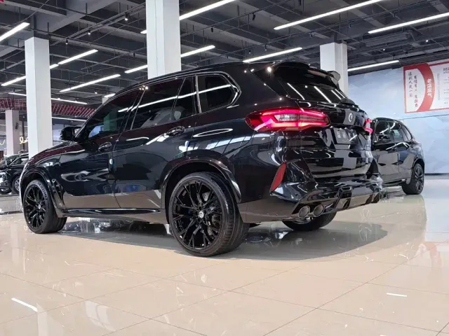 BMW X5 M — Фото автомобиля 10