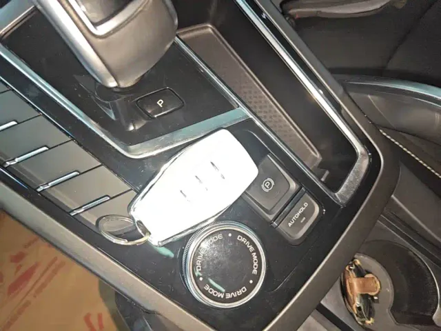 Geely Boyue — Фото автомобиля 8